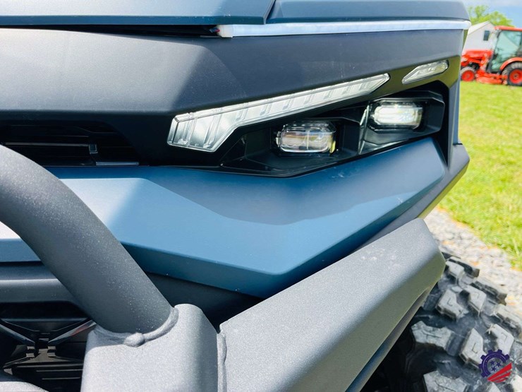 2026-can-am-defender-limited-hd11-triple-image-21