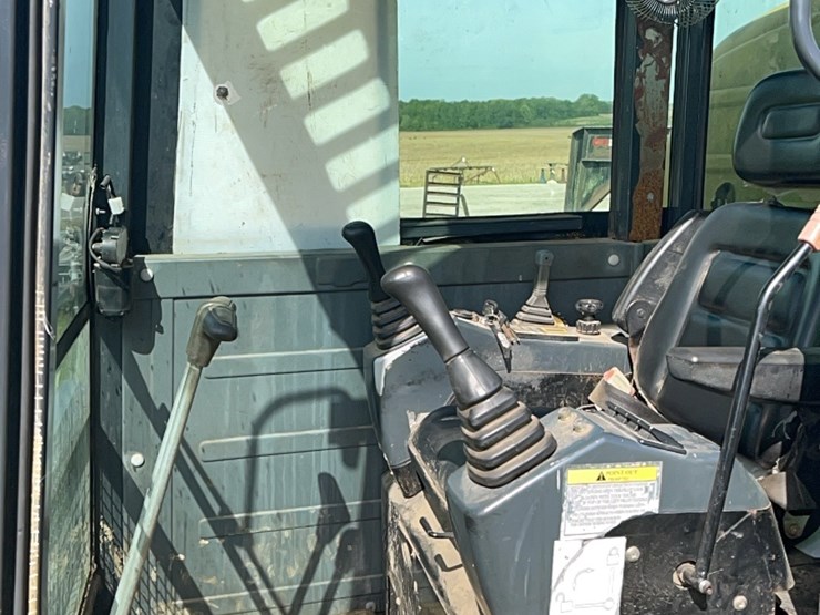 agrotk-r35-mini-excavator-346-hours-kubota-engine-image-14