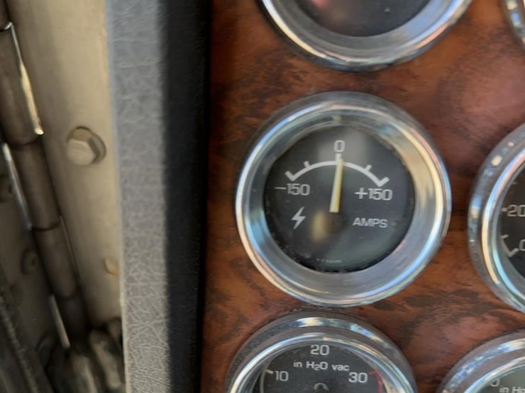 1999-kenworth-t800-image-55