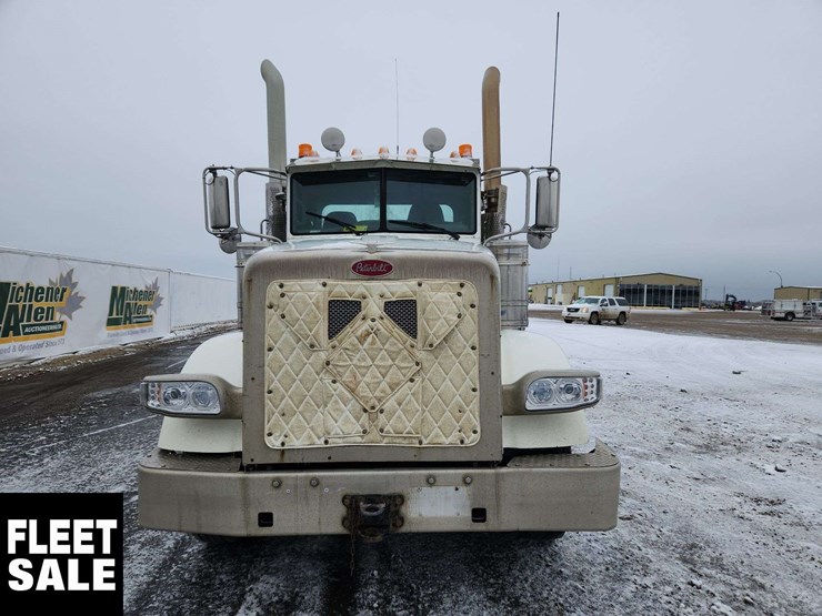 2015-peterbilt-367-image-8