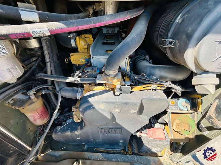 2018-caterpillar-299d2-image-18