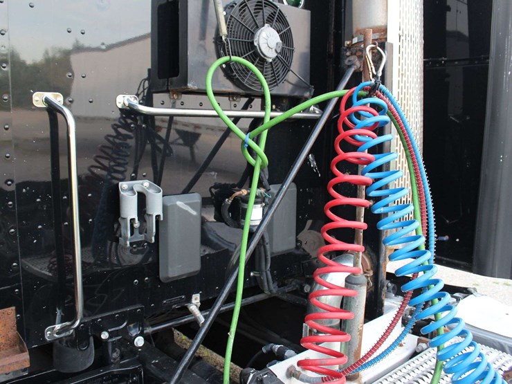 2019-peterbilt-579-image-6