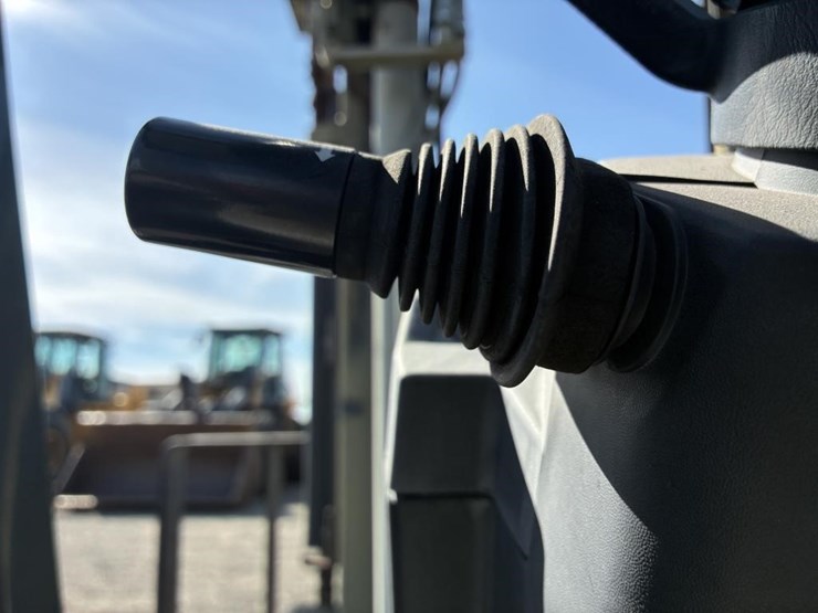 2007-nissan-mplf2025lv-forklift-image-11