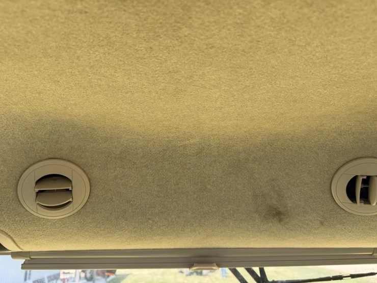 2019-john-deere-9700i-image-41