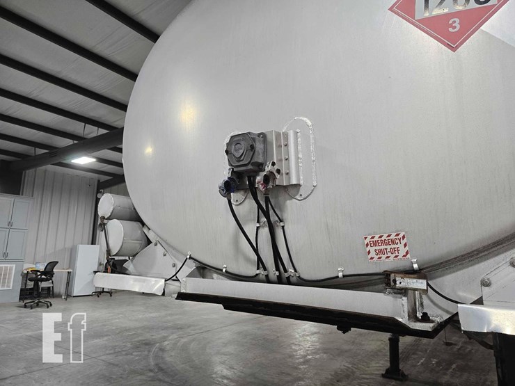 1994-polar-tank-image-14