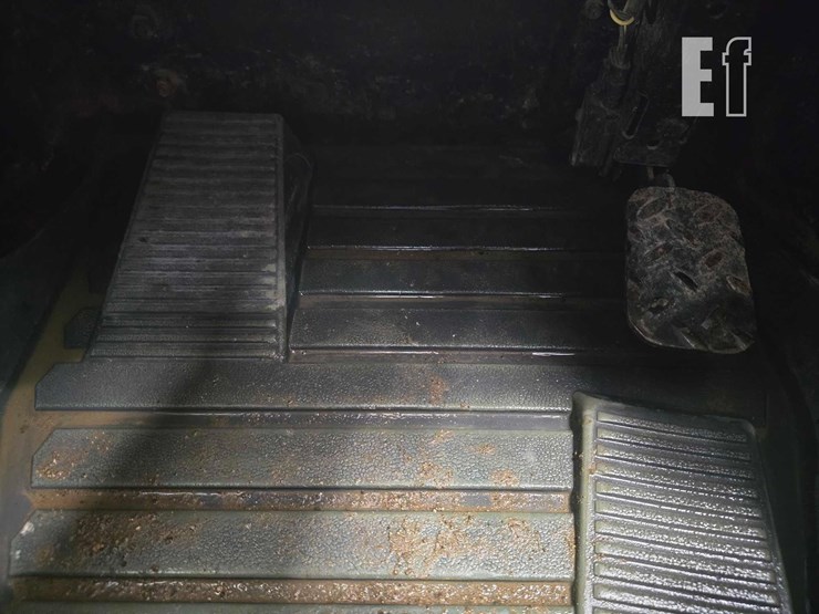 2020-caterpillar-289d3-image-13