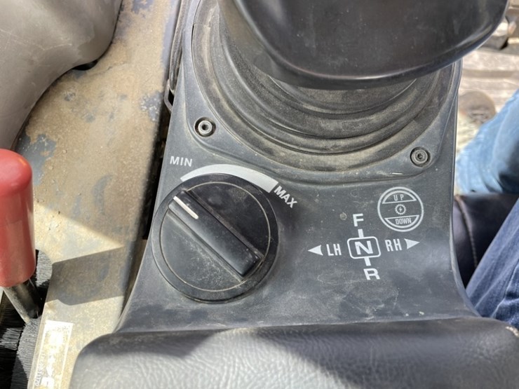 2013-komatsu-d65ex-17-image-33