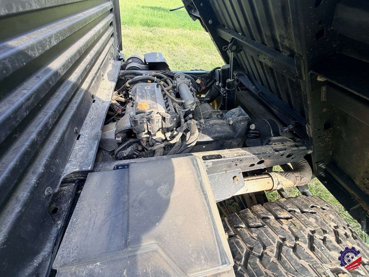 2024-john-deere-gator-xuv-835r-image-40