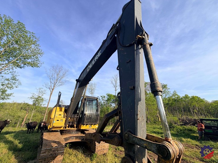 2019-deere-160g-lc-image-22