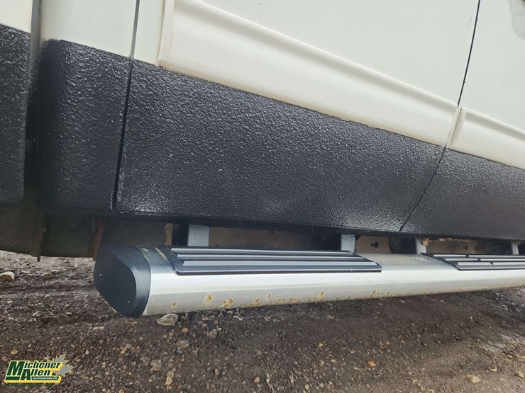 2011-gmc-sierra-2500hd-image-46