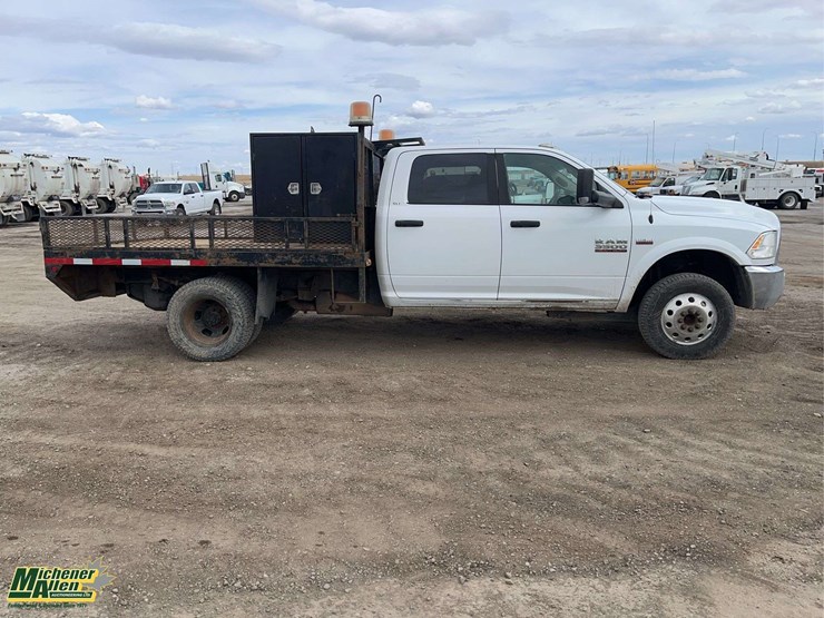 2015-dodge-3500-image-6