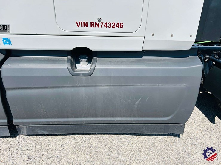 2024-international-lt62f-t/a-truck-tractor-image-34