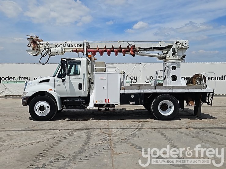 2005-international-durastar-4300-image-2