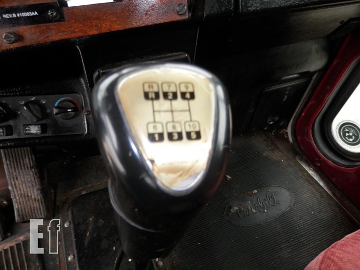 1999-peterbilt-385-image-18