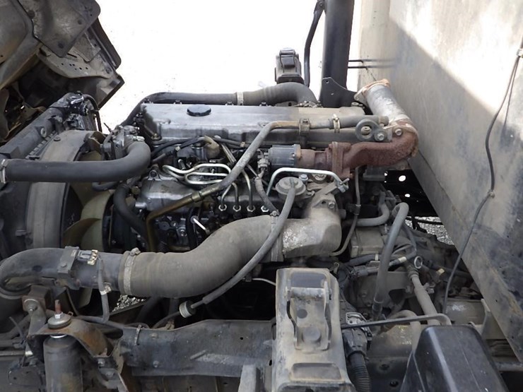 2005-isuzu-nqr-image-10