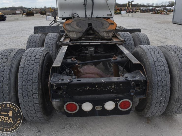 2014-kenworth-t660-image-13