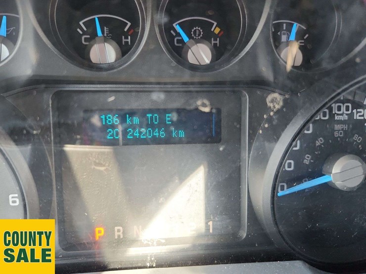 2013-ford-f550-image-12