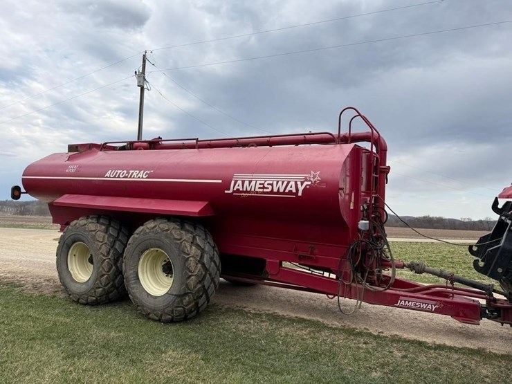 jamesway-auto-trac-5600-gallon-manure-tanker-image-2