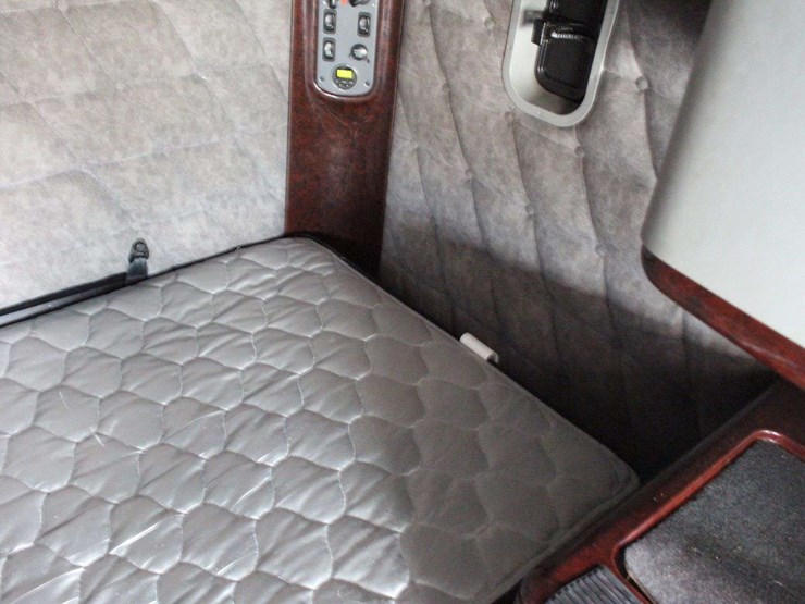 2018-freightliner-glider-3alxfbcg6jdju6496-mileage:-841274-image-39