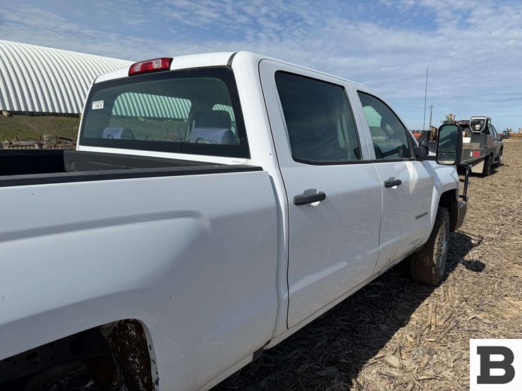 2017-chevrolet-silverado-2500-image-17