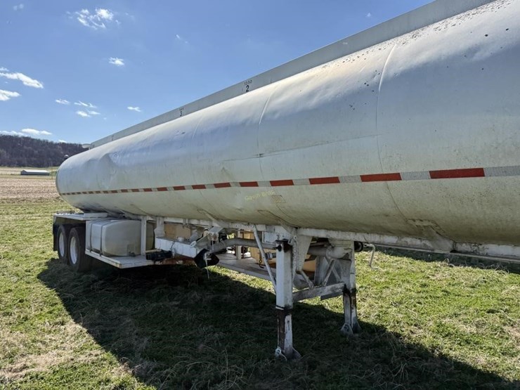 1974-heil-40'-semi-tanker-trailer-image-4