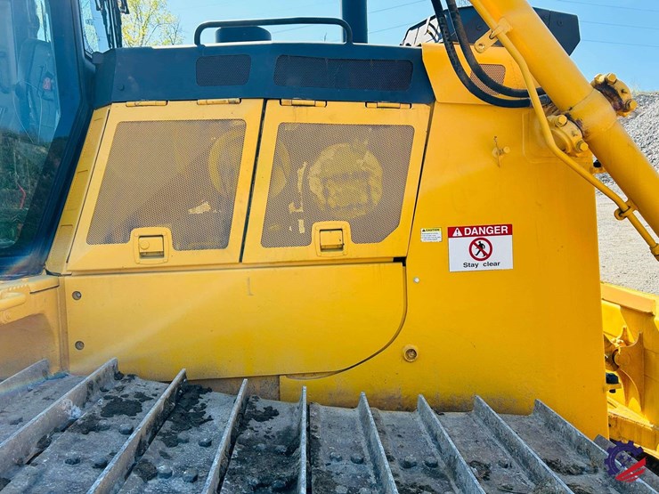 2022-komatsu-d65px-18-image-18