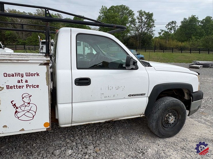 2005-chevrolet-silverado-2500hd-image-35
