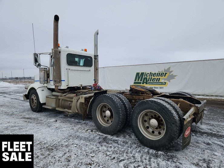 2015-peterbilt-367-image-3