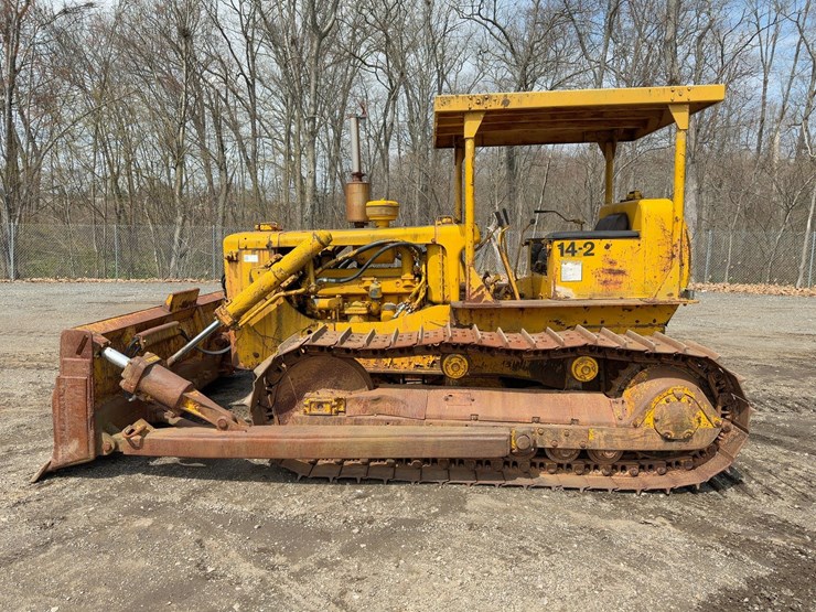 caterpillar-d6-image-2