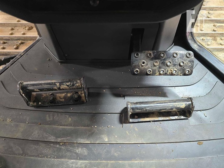 2022-caterpillar-d3-image-17