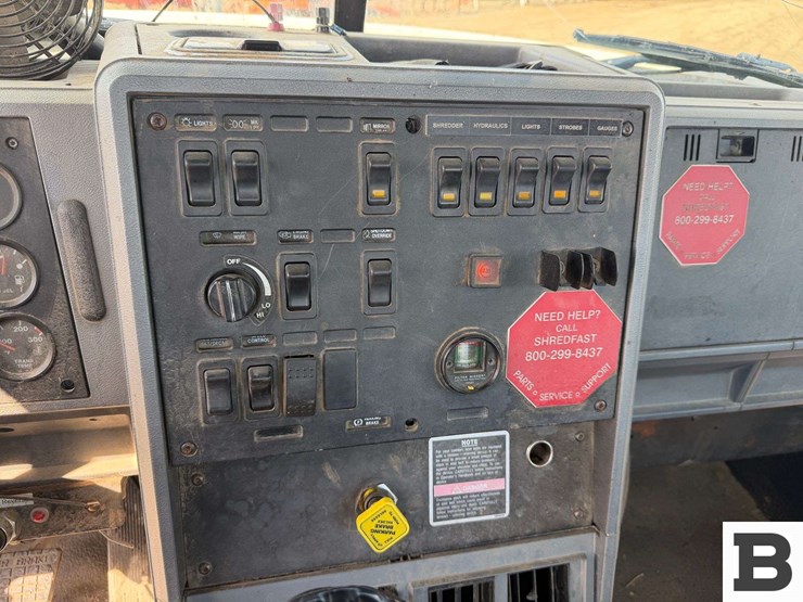 2000-mack-ch612-image-46