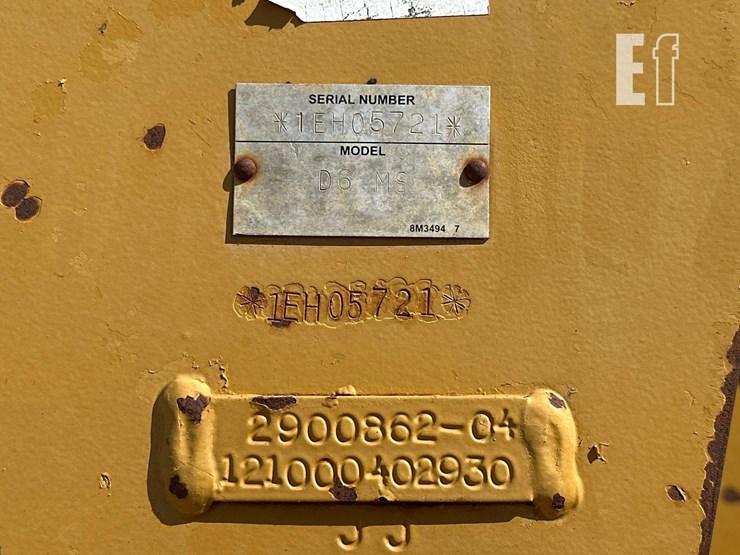 2011-caterpillar-d6t-image-15