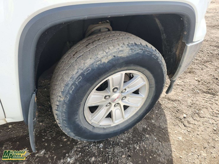 2015-gmc-sierra-1500-image-12