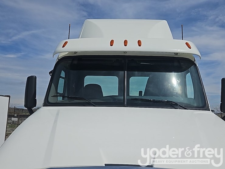 2019-freightliner-cascadia-125-image-27
