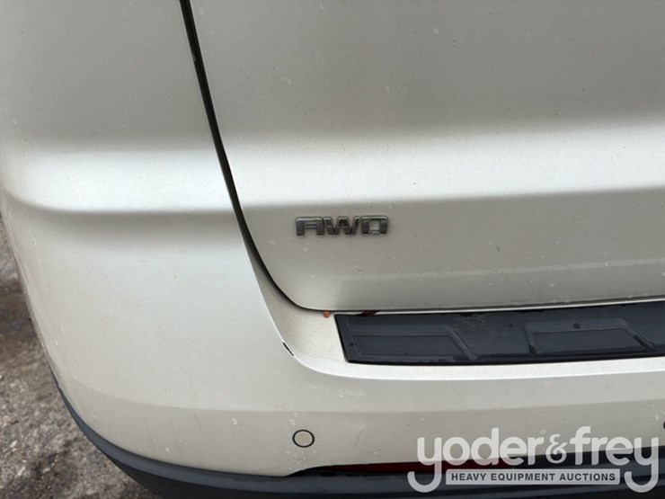 2013-chevrolet-traverse-image-16