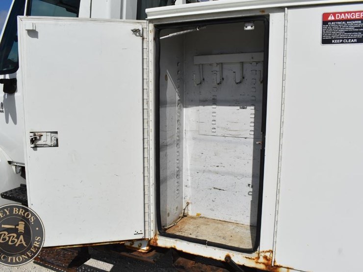 2005-international-durastar-4300-image-12