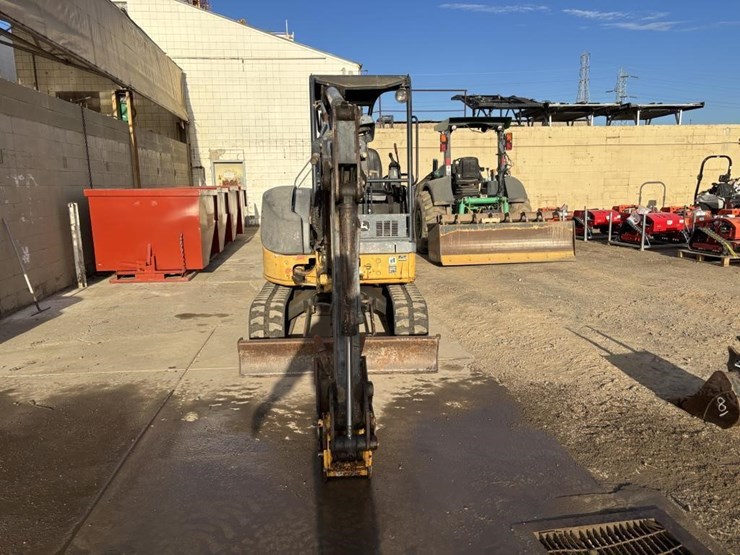 2006-deere-27d-image-6