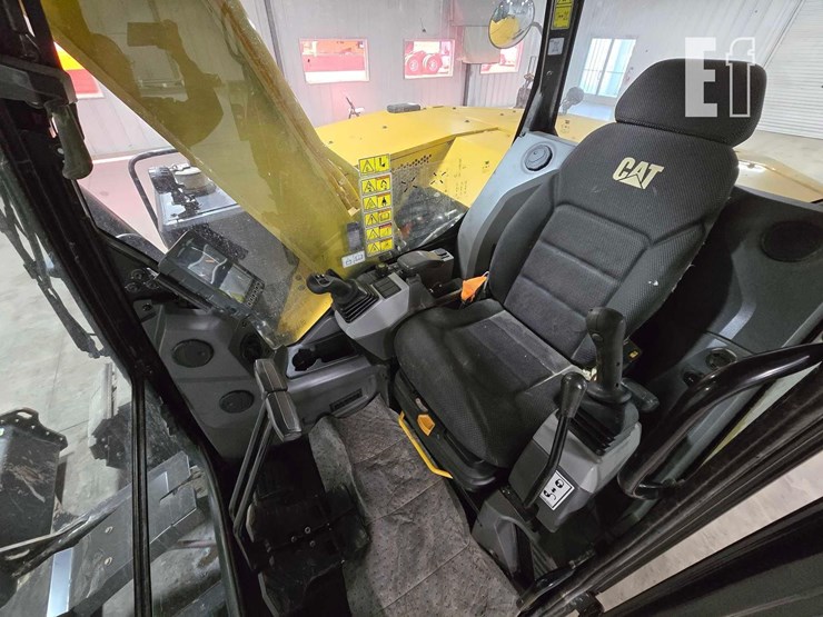 2022-caterpillar-307.5-image-17