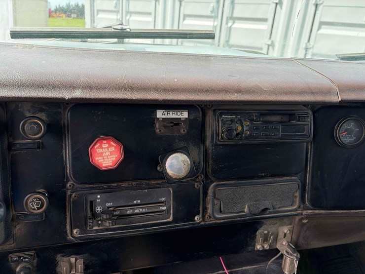 1988-international-10-image-12