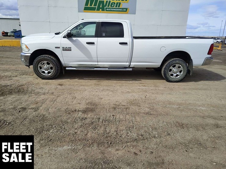 2018-dodge-2500-image-2