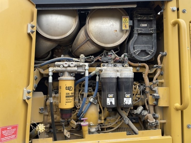 2018-caterpillar-12m3-awd-image-37