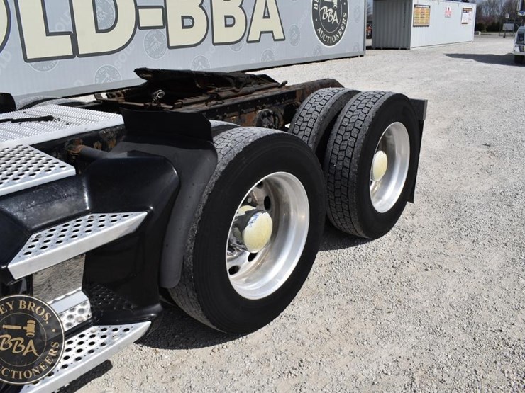 2013-kenworth-t660-image-14