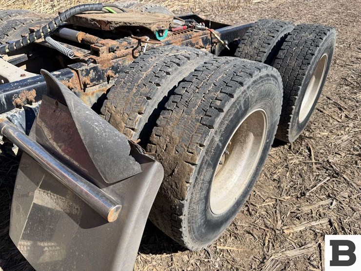 2008-peterbilt-387-image-15