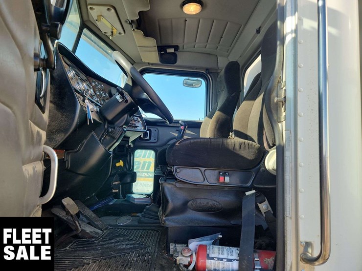 2005-peterbilt-385-image-20