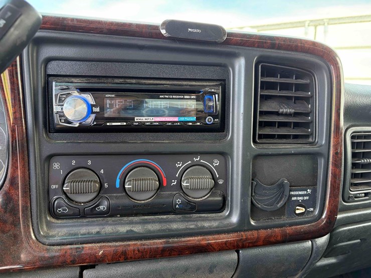 2005-gmc-sierra-limited-image-12