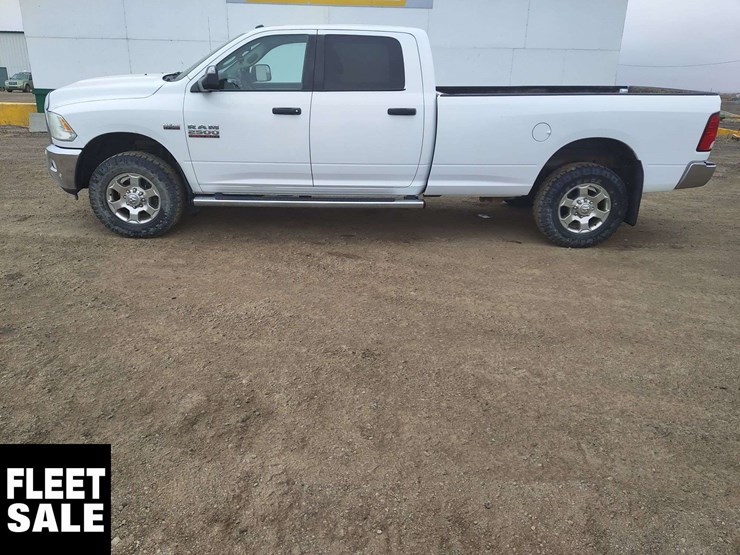 2018-dodge-2500-image-2