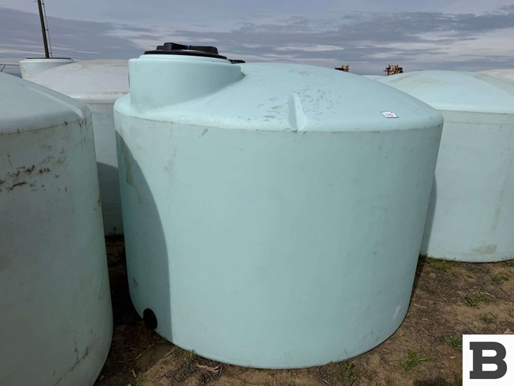 1550-gallon-round-poly-fertilizer-tank-image-2