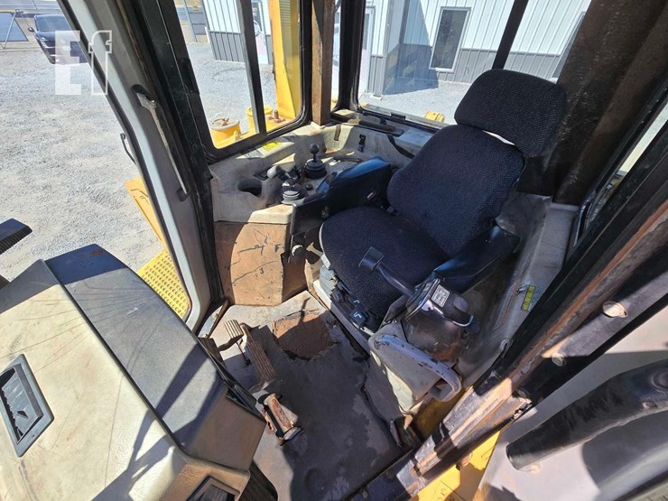 2006-caterpillar-d6r-iii-image-15