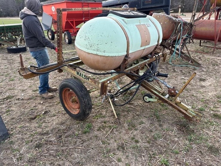 200-gal-trailer-sprayer-26'-booms-image-1