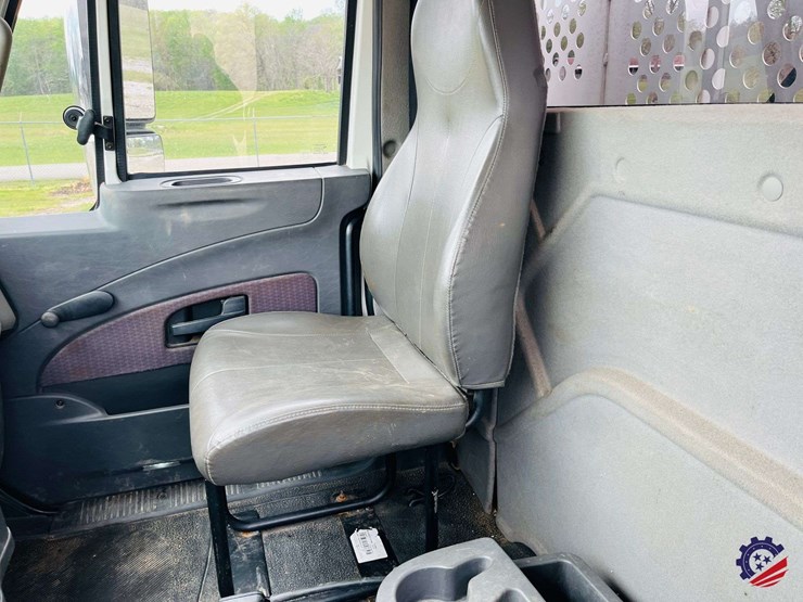 2015-international-durastar-4300-image-95